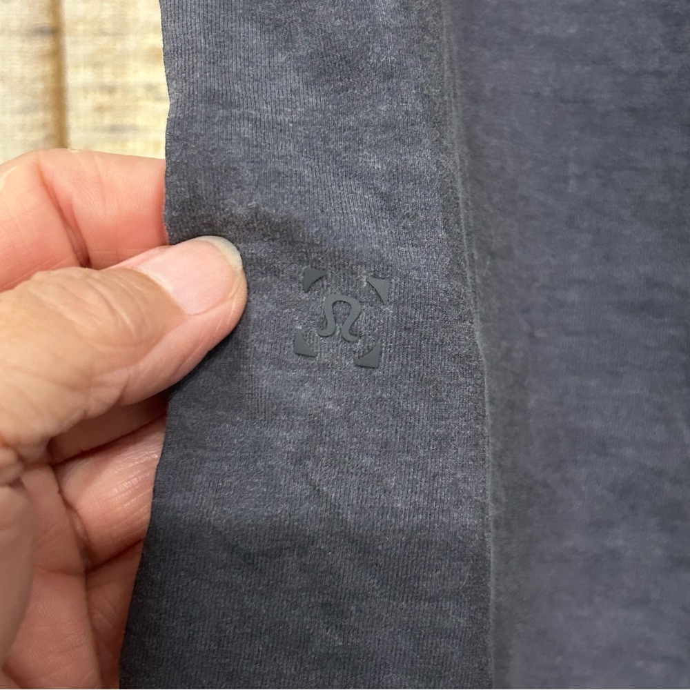 Lululemon 5 Year Basic Tee - Small - Picture 8 of 8